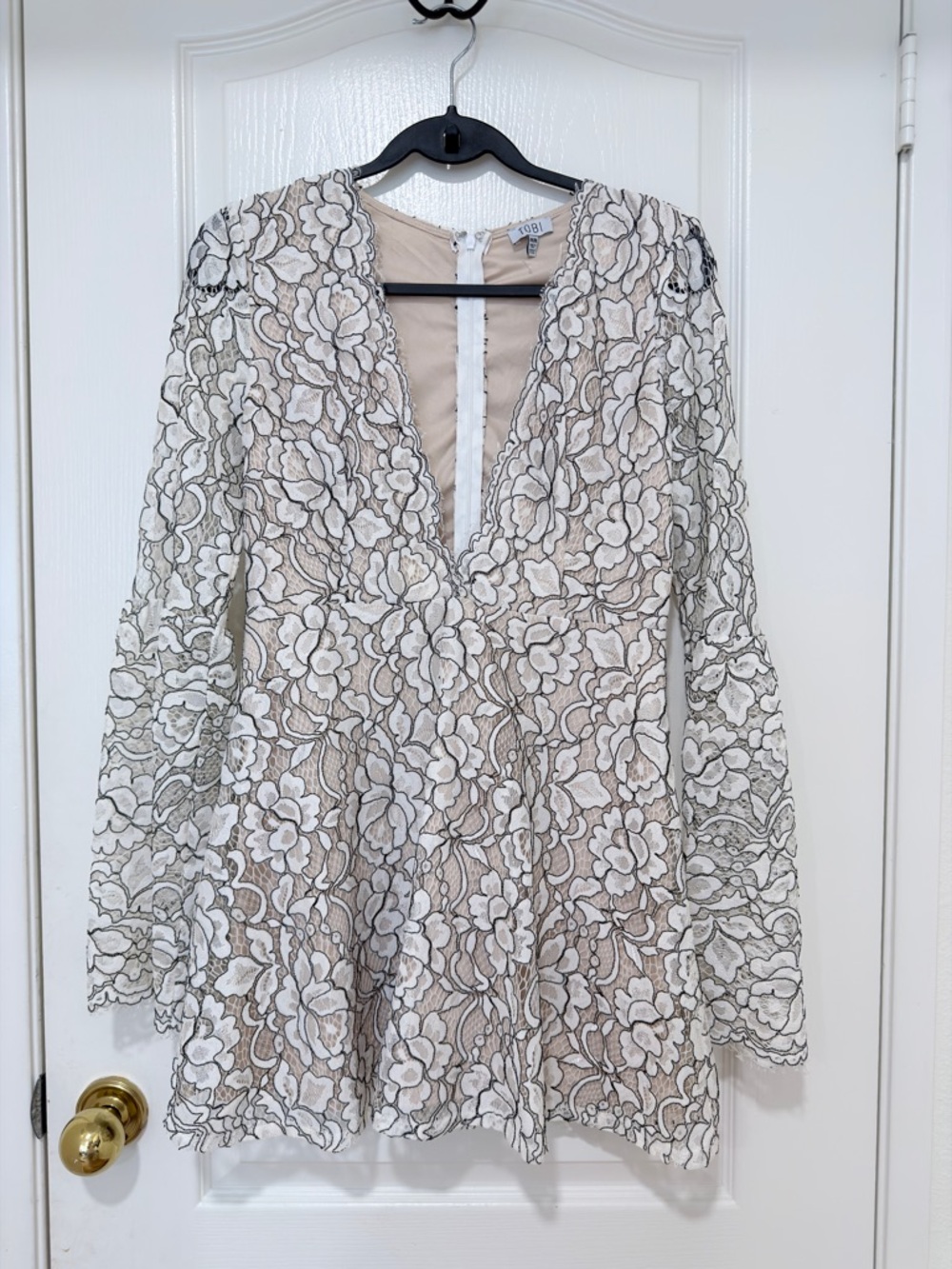 Tobi Lace Mini Dress Medium Beige Nude Deep V Long Sleeve Party Dress - Picture 3 of 9